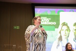 Conselhos Regionais de Medicina e pacientes se unem para combater exercício ilegal da medicina