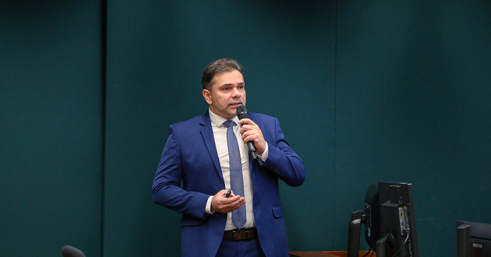 Acesso ao tratamento da obesidade deve ser ampliado, defende especialista