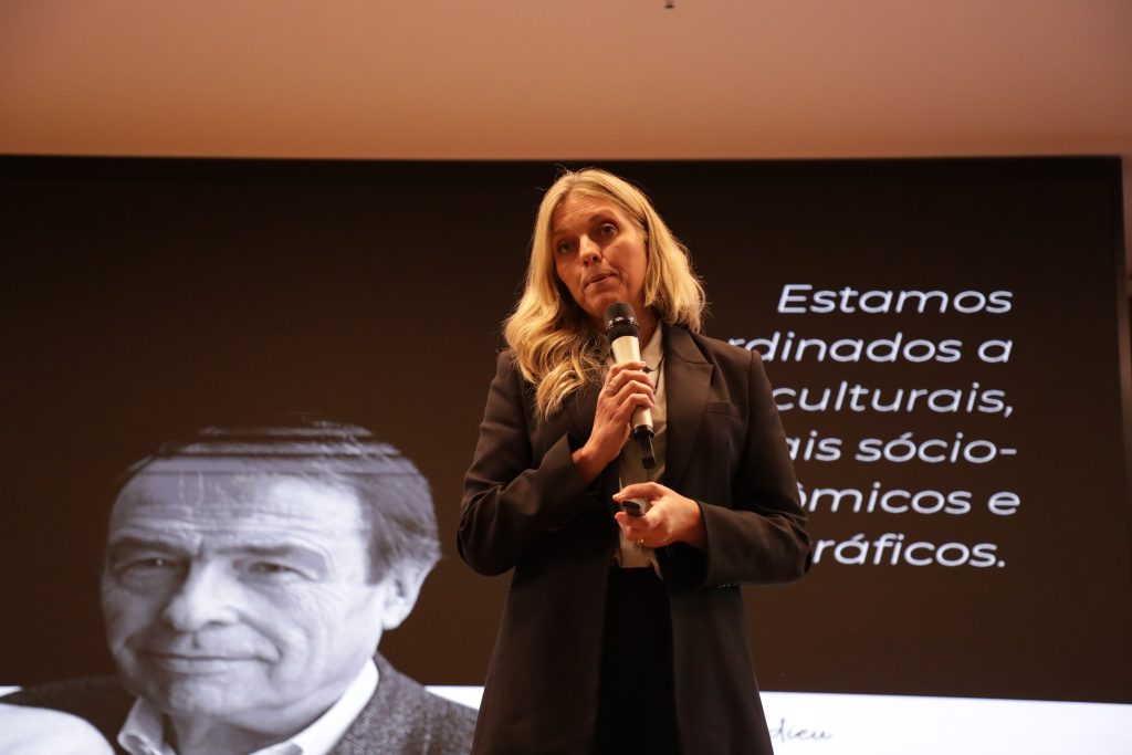 Professora da USP destaca importância da Inteligência Artificial no ensino médico
