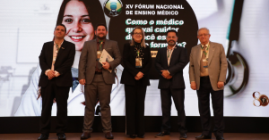 Debate sobre a universalização da residência médica no Brasil