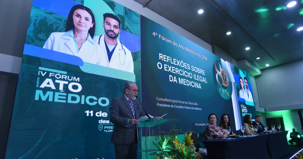 Avanços e desafios no combate ao exercício ilegal da medicina são debatidos em fórum nacional