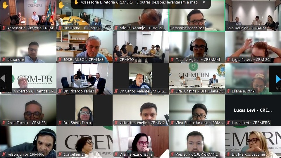 Conselho Federal de Medicina discute revalidação de diplomas estrangeiros