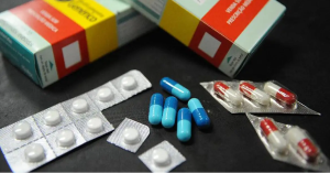 Justiça Federal indeferiu tutela do Cofen e mantém alerta do CFM sobre prescrição de antibióticos por enfermeiros