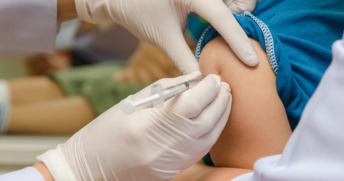 Quatro sociedades médicas divulgam recomendações de vacinas para 2026-2027, buscando preencher lacuna federal