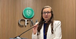 CFM enfatiza segurança do paciente e cultura de aprendizado para reduzir eventos adversos